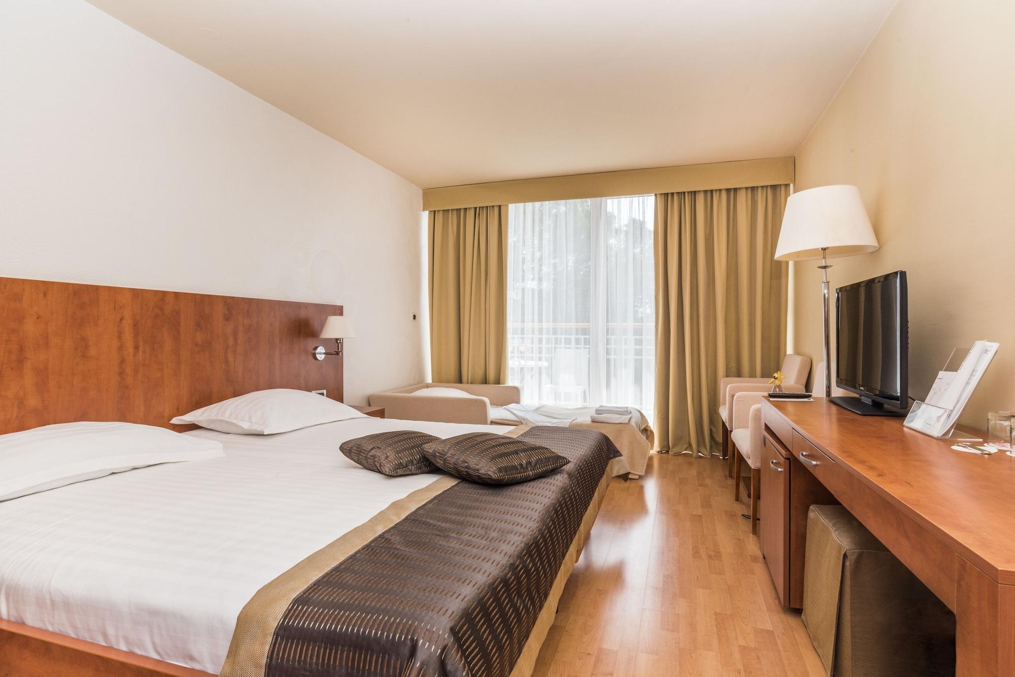 Plava Laguna Hotel