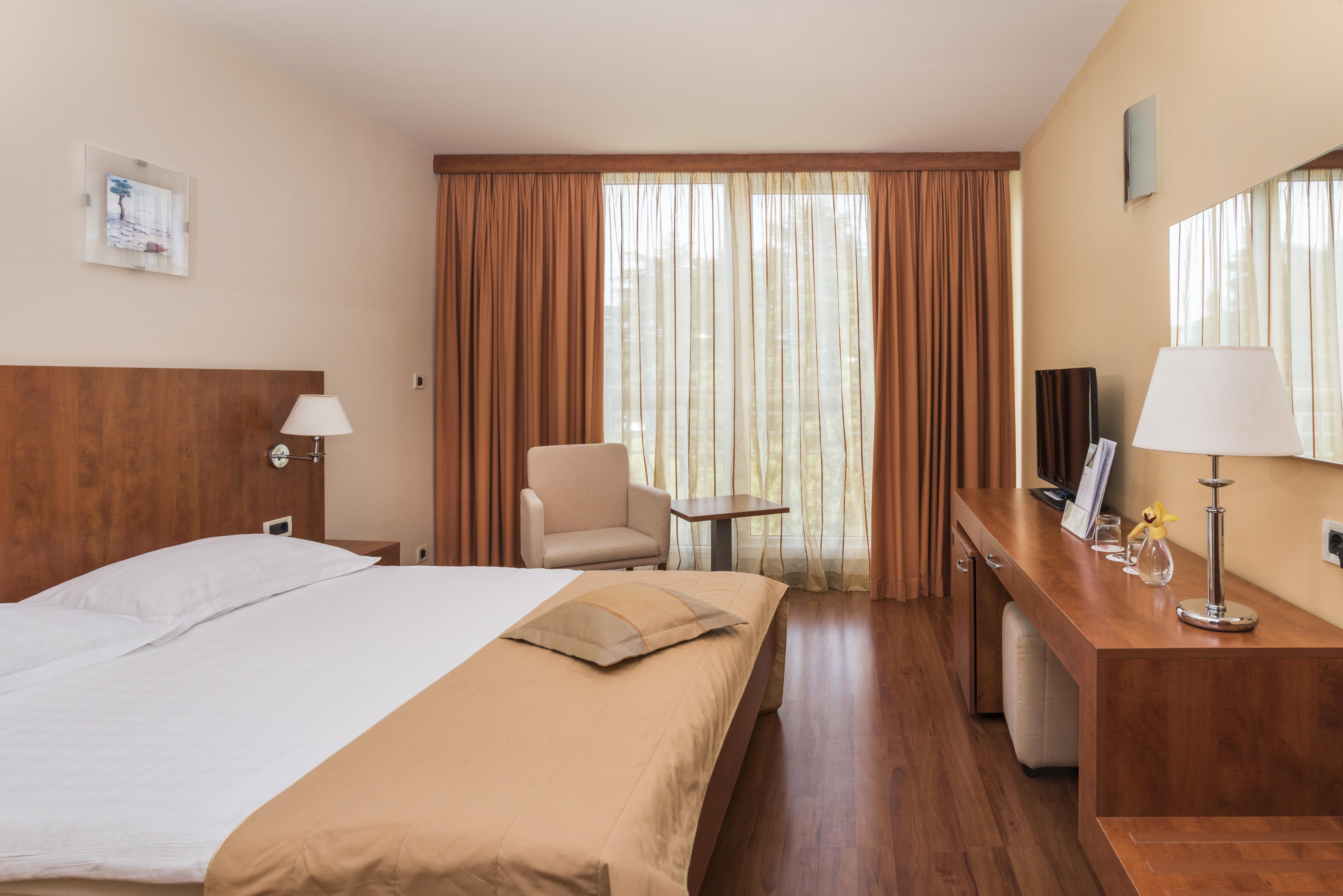 Plava Laguna Szálloda 4*