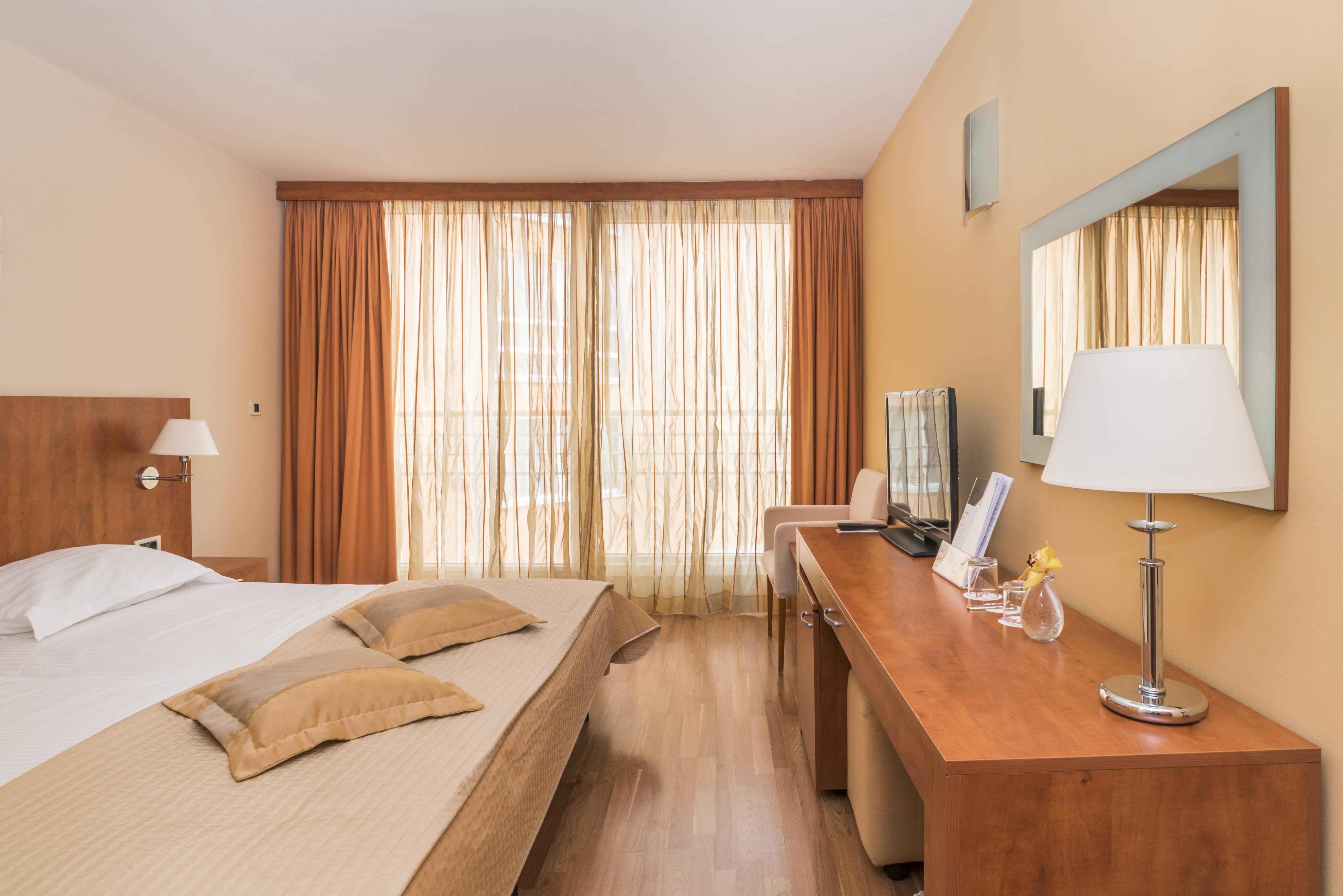 Plava Laguna 4*